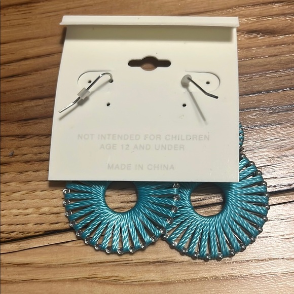 Elegant Multi-Color Earring Set - Picture 8 of 12